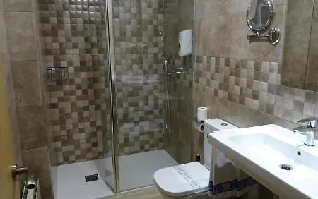 Bahia Отель Хихон
